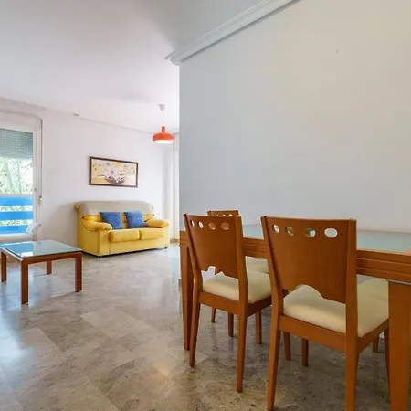 Malagasuite Bajondillo Pool Apartment