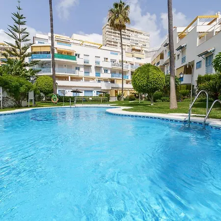 Malagasuite Bajondillo Pool Apartment