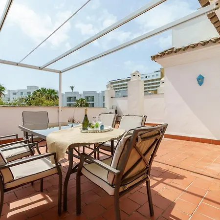 Malagasuite Bajondillo Pool Apartment *